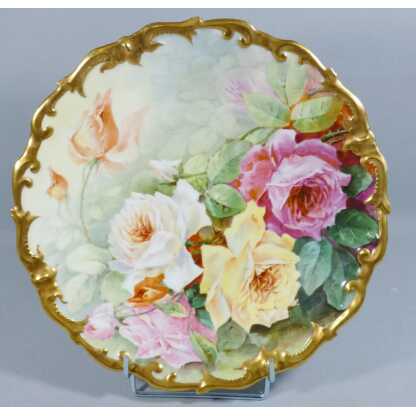 Les roses, plat décoratif en porcelaine de Limoges peint main, époque début XX ème