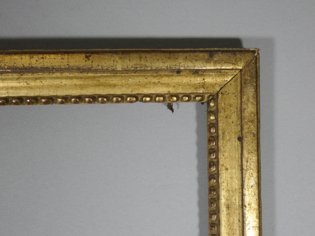 Cadre rectangulaire Louis XVI en bois sculpté doré, époque XVIII ème – Image 2