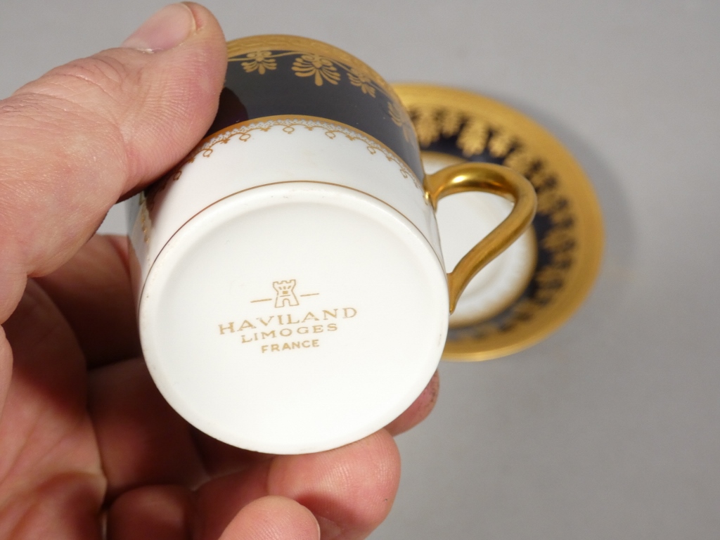 Haviland, tasse de collection en bleu de four et incrustation d'or porcelaine de Limoges – Image 8