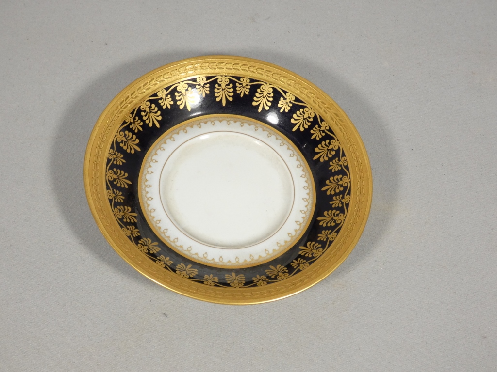 Haviland, tasse de collection en bleu de four et incrustation d'or porcelaine de Limoges – Image 6