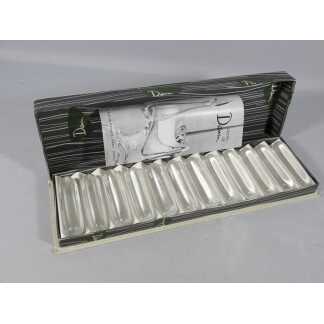 Daum 12 porte couteaux en cristal, vers 1960