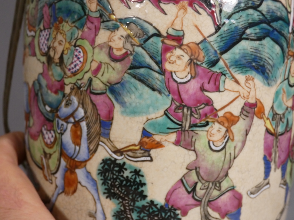 Paire de vases lampes en céramique Chine, époque fin XIX ème – Image 11