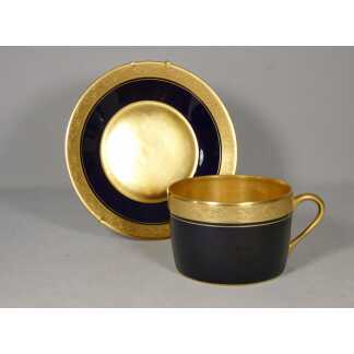 Tasse de collection, déjeuner en porcelaine incrustation d'or et bleu de four Limoges vers 1960