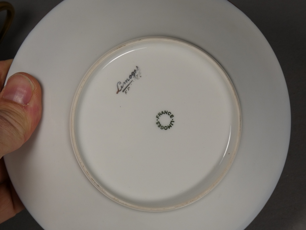 Tasse de collection, déjeuner en porcelaine incrustation d'or et bleu de four Limoges vers 1960 – Image 6