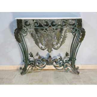 Console en fer forgé, tôle et marbre de style Louis XV, époque milieu XX ème