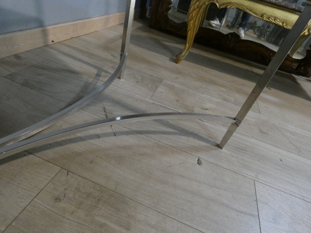 Signée Maison Charles et Fils, table basse en bronze argenté et marbre noir, époque 1960 – Image 10