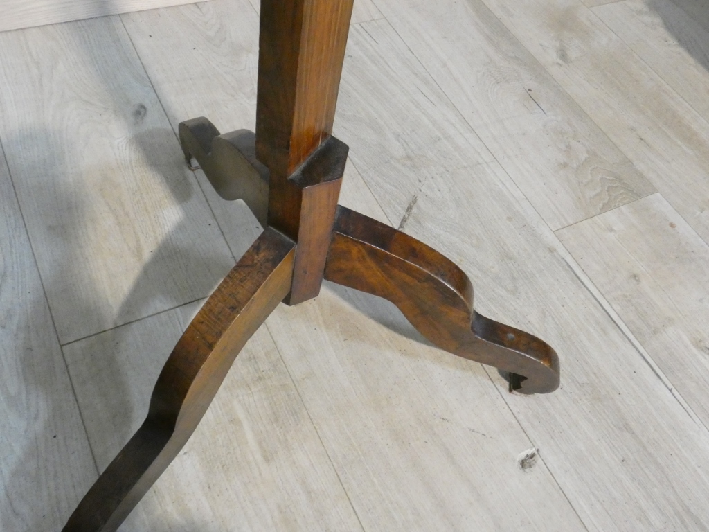 Lutrin, pupitre de musicien double face en noyer massif, système à crémaillère, époque XIX ème – Image 9