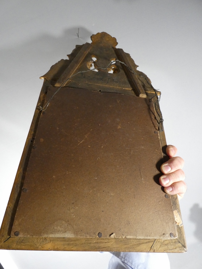 Miroir à fronton Louis XIV en bois sculpté et doré, époque XVIII ème siècle – Image 15