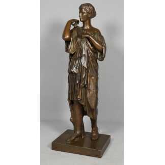 Diane de Gabies, sculpture en bronze patiné datée 1879, réduction Sauvage, XIX ème