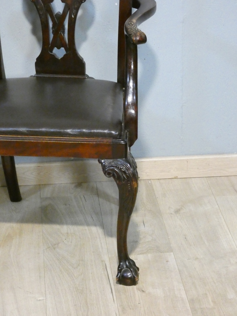 Paire de fauteuils anglais Chippendale en acajou, époque début XX ème – Image 2