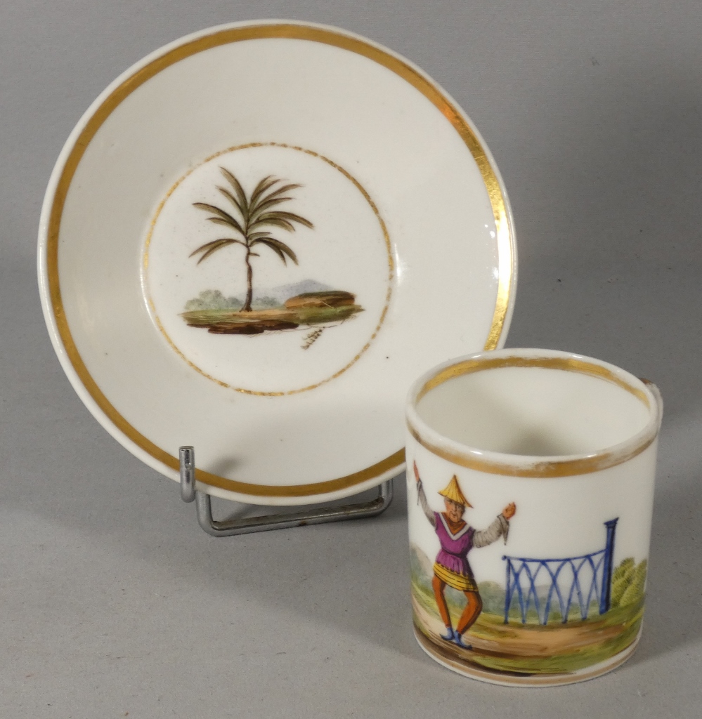 Au chinois, tasse en porcelaine de Paris époque début XIX ème siècle