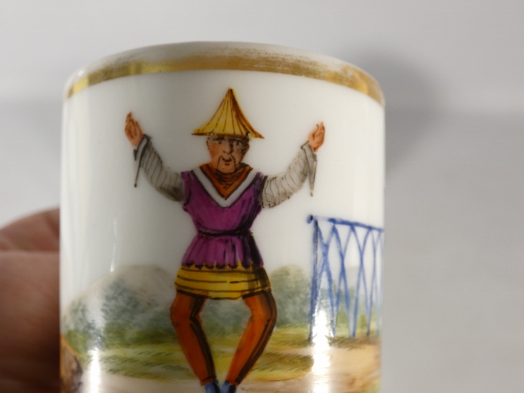 Au chinois, tasse en porcelaine de Paris époque début XIX ème siècle – Image 3