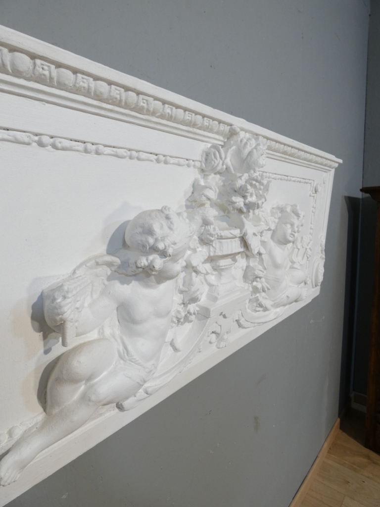 Tête de lit, haut de porte aux angelots en bois et stuc, époque Napoléon III, panneau boiseries – Image 13