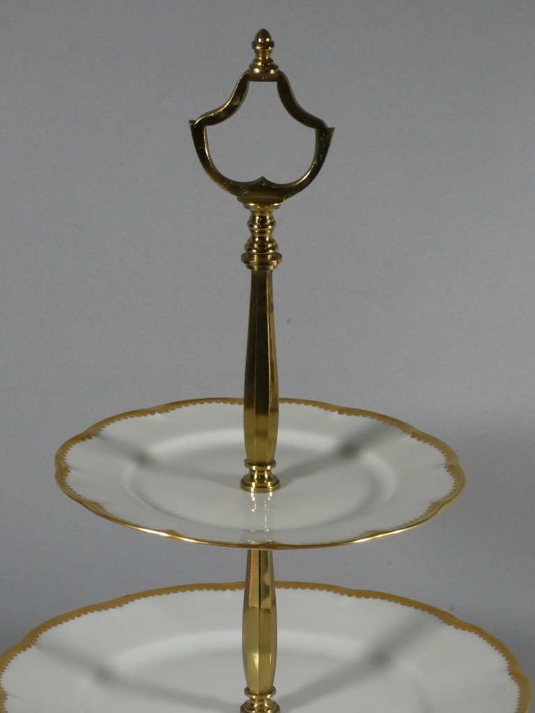 Serviteur, présentoir à dessert ou mignardises en porcelaine de Limoges, manufacture Haviland – Image 3