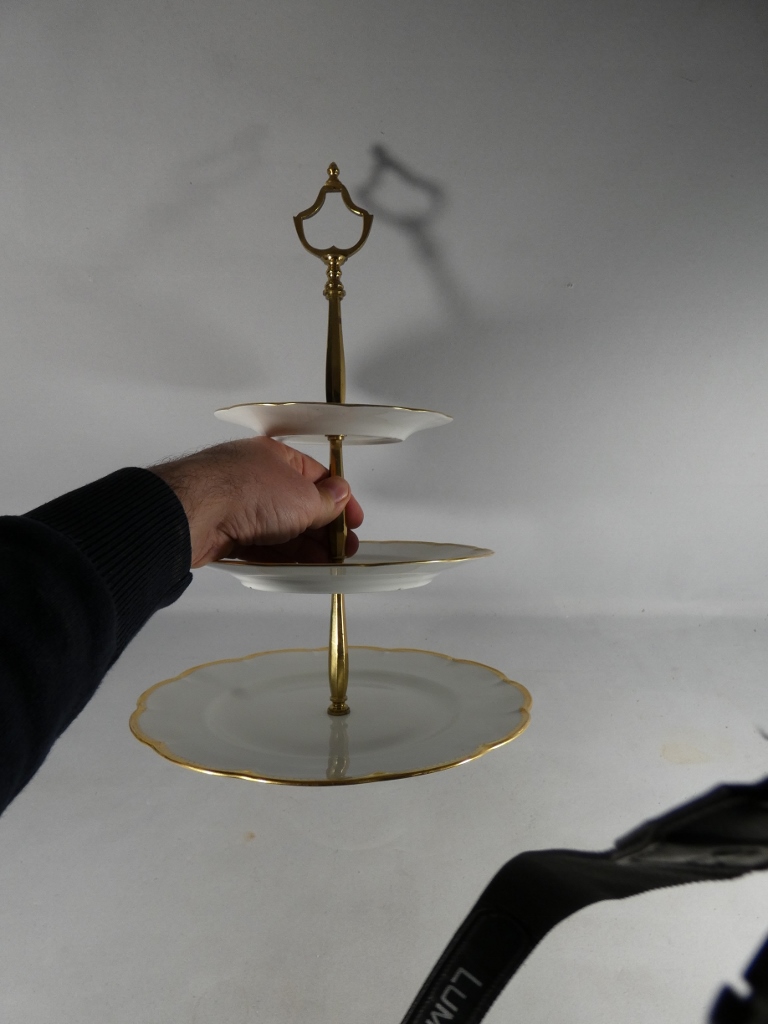 Serviteur, présentoir à dessert ou mignardises en porcelaine de Limoges, manufacture Haviland – Image 7