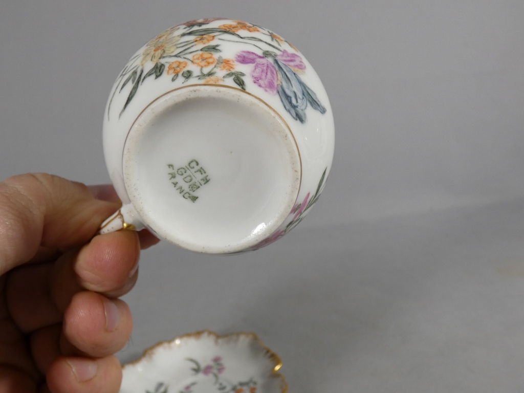 CFH-GDM, tasse de collection en porcelaine de Limoges peinte à la main, époque fin XIX ème – Image 7