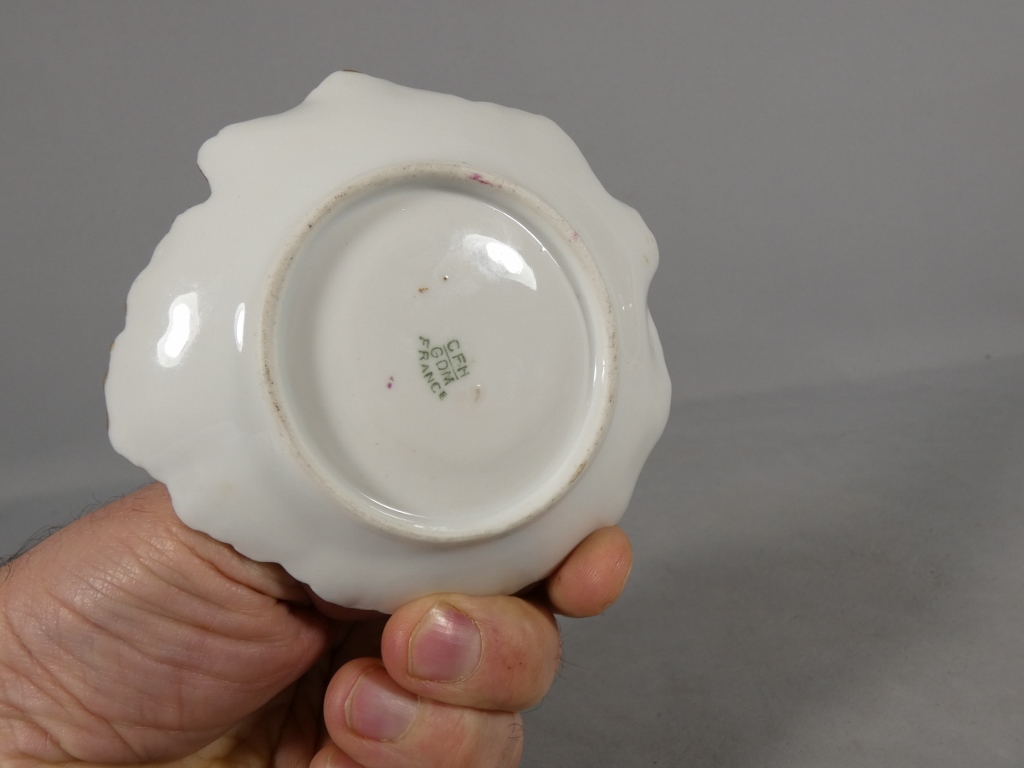 CFH-GDM, tasse de collection en porcelaine de Limoges peinte à la main, époque fin XIX ème – Image 5