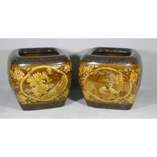 Paire de cache pots japonais en grès émaillé de fleurs et d'oiseaux, époque début XX ème