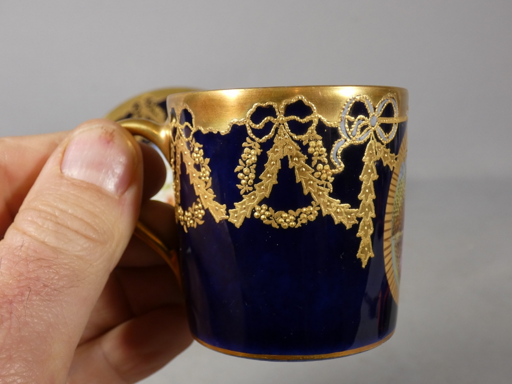 Abel Golse (1844-1937), tasse de collection en porcelaine peinte à la main et or – Image 5