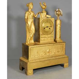 Uranie, Pendule Bronze Doré époque Empire à l'Allégorie De l'Astronomie Et De La Science, XIX
