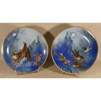 Paire de plats aux oiseaux, moineaux et hirondelles en porcelaine de Limoges peint main