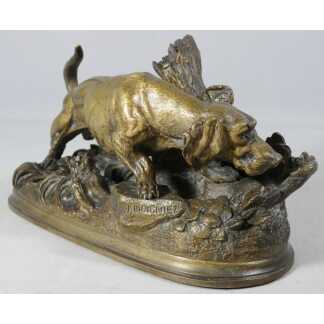 Chien de chasse à l'affût par Moigniez, statuette en bronze animalier, époque XIX ème