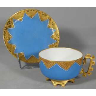 Tasse de collection turquoise et incrustation d'or, porcelaine de Limoges