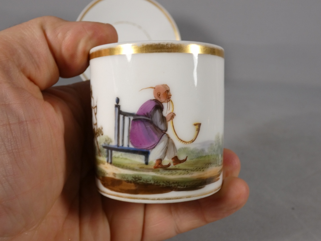 Au chinois fumant sa pipe, tasse en porcelaine de Paris époque début XIX ème siècle – Image 4