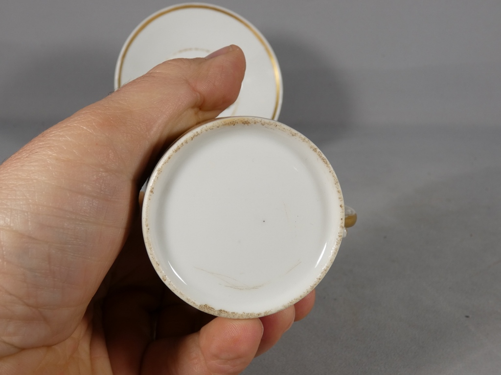 Au chinois fumant sa pipe, tasse en porcelaine de Paris époque début XIX ème siècle – Image 9