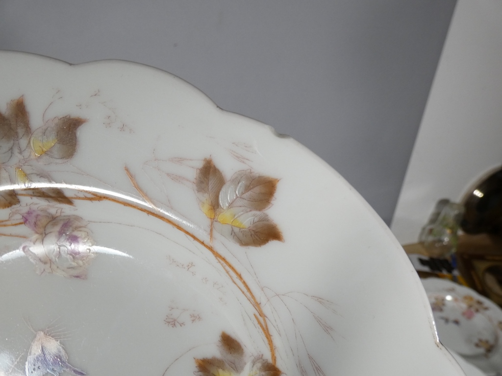 Fleurs et Papillons, Service de table pour 12 personnes en porcelaine de Limoges, Londé, XIX èm – Image 25