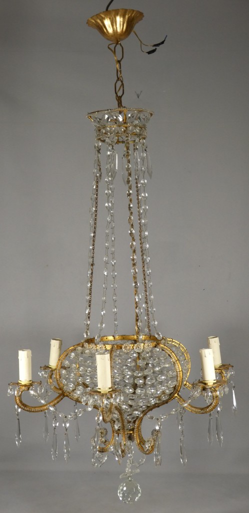 Lustre italien sac de perles et fer doré, époque milieu XX ème – Image 2