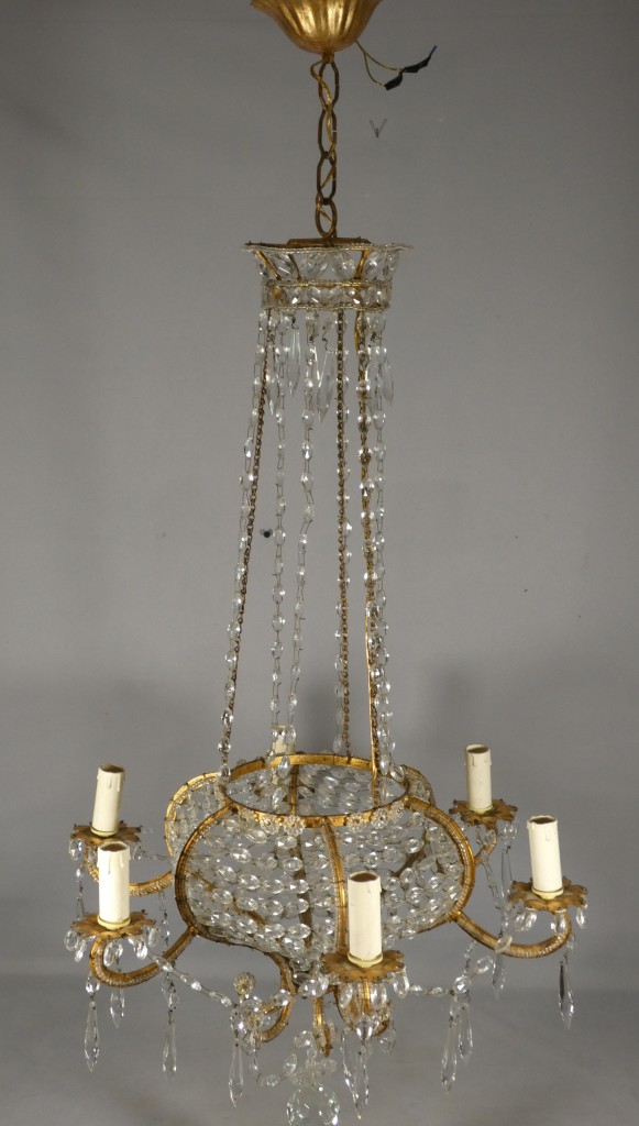 Lustre italien sac de perles et fer doré, époque milieu XX ème – Image 9