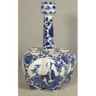 Importante bouquetière en porcelaine bleu et blanc – Chine, Qing, époque Guangxu (1875-1908)