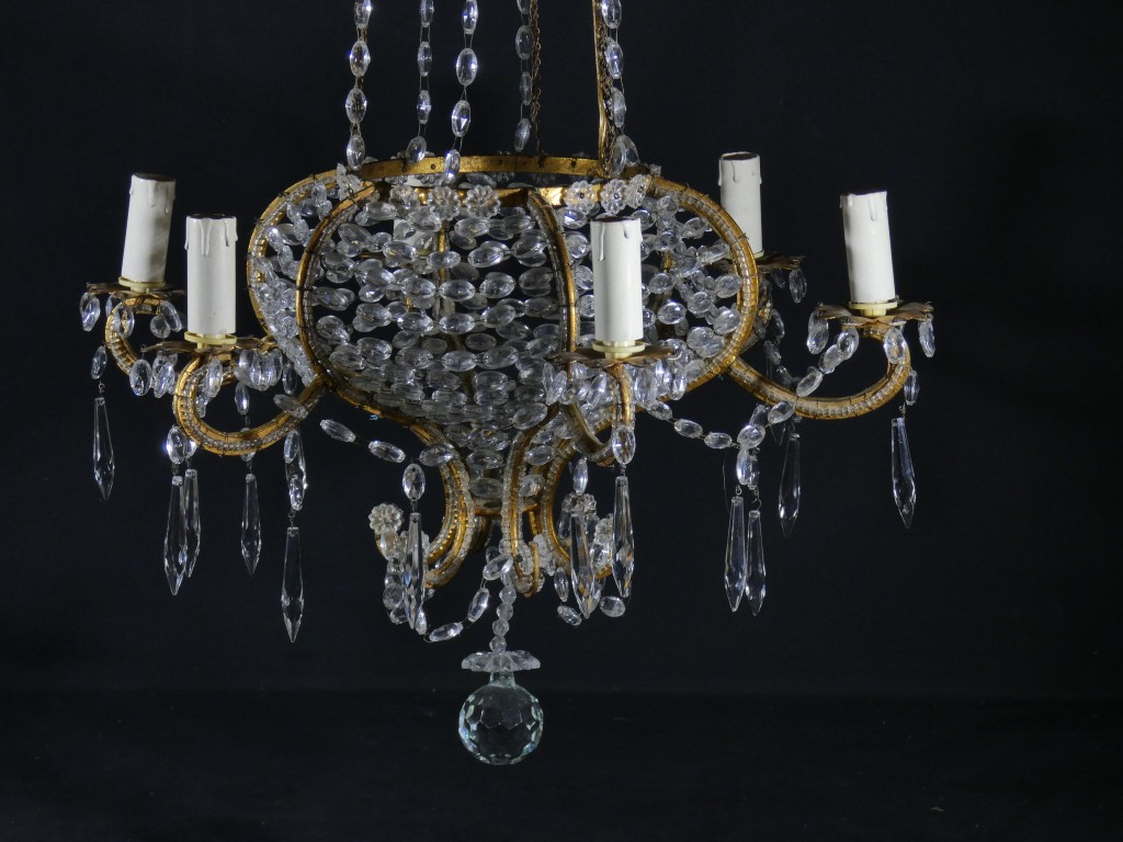 Lustre italien sac de perles et fer doré, époque milieu XX ème – Image 13