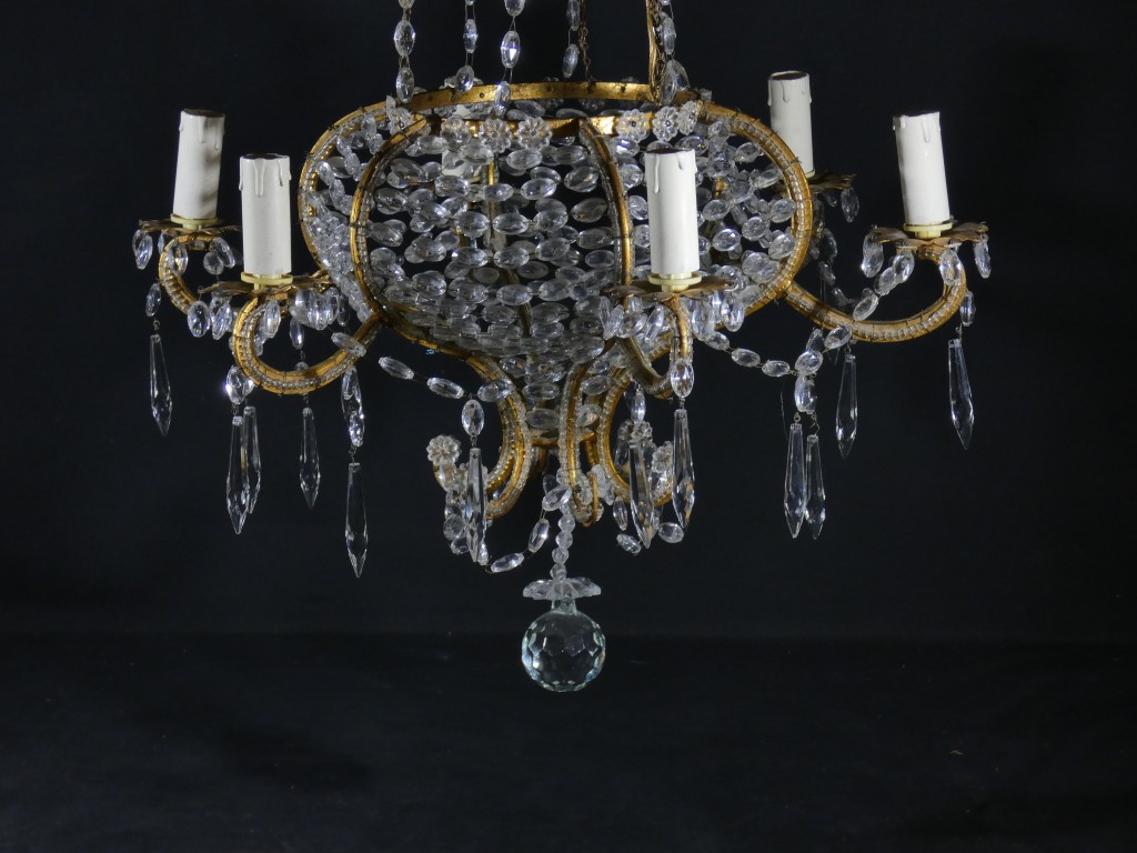 Lustre italien sac de perles et fer doré, époque milieu XX ème – Image 14