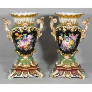 Fleurs et fruits -Paire de vases rocaille en porcelaine de Paris, vers 1850, dlg Jacob Petit