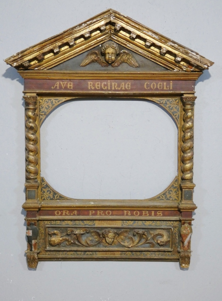 Important cadre-retable marial en bois sculpté, polychromé et doré – XVIIe siècle