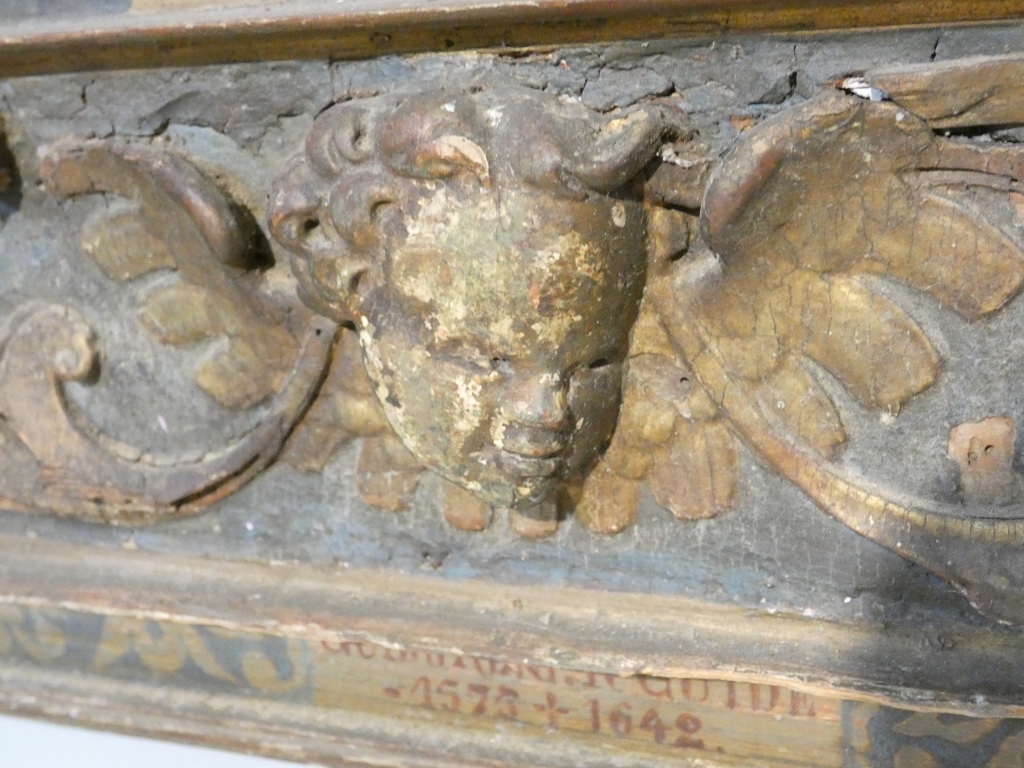 Important cadre-retable marial en bois sculpté, polychromé et doré – XVIIe siècle – Image 11