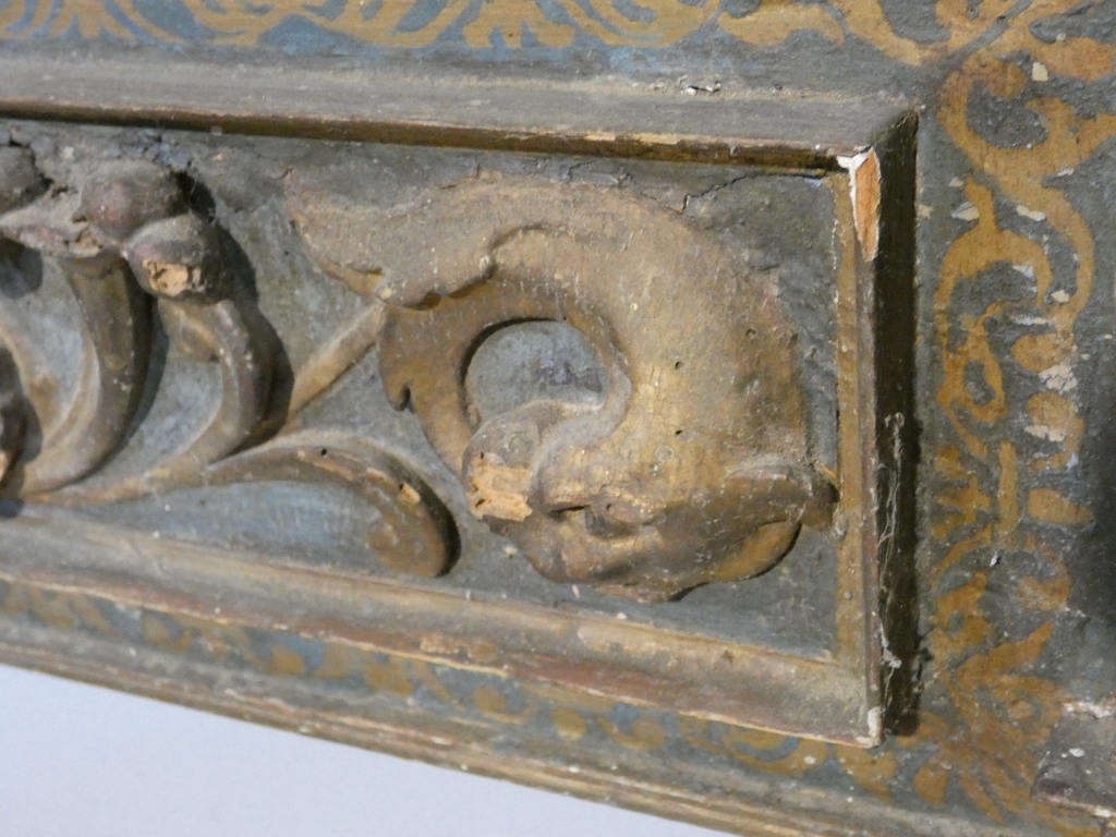 Important cadre-retable marial en bois sculpté, polychromé et doré – XVIIe siècle – Image 10