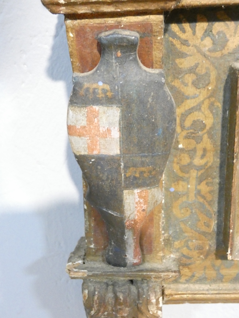 Important cadre-retable marial en bois sculpté, polychromé et doré – XVIIe siècle – Image 8