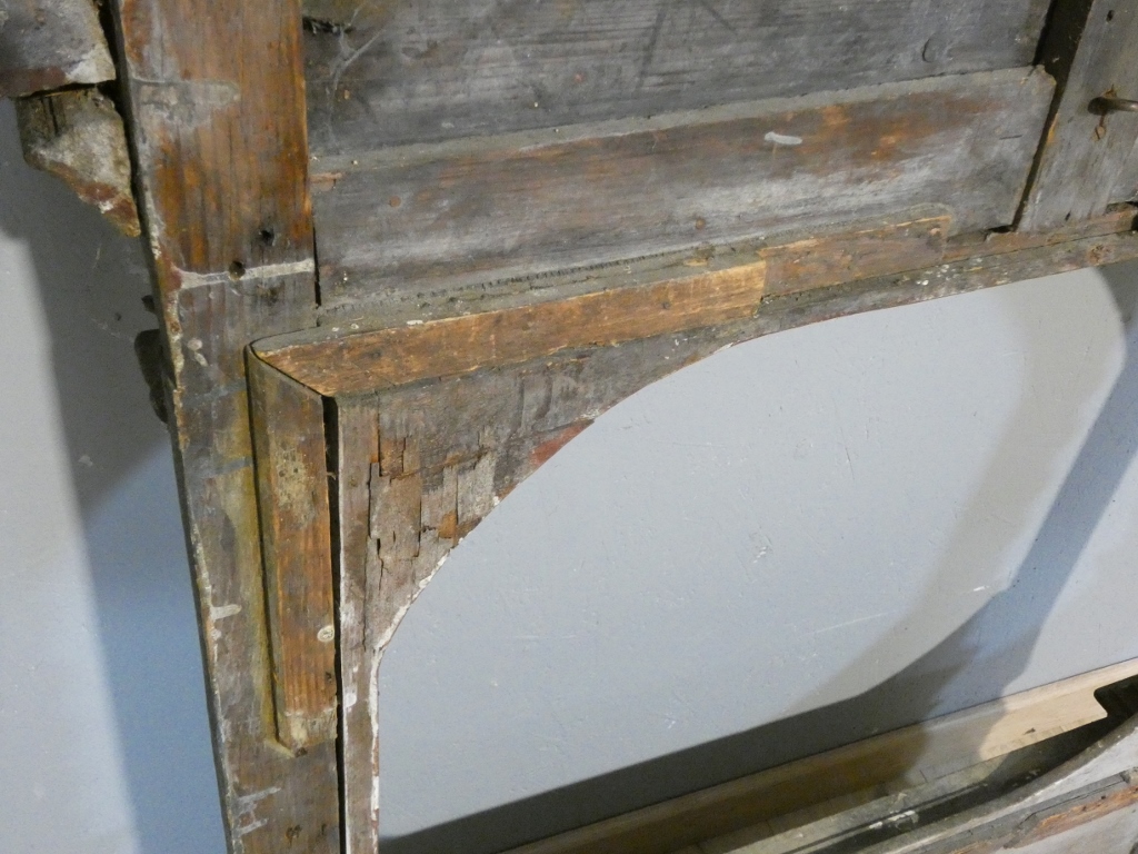Important cadre-retable marial en bois sculpté, polychromé et doré – XVIIe siècle – Image 20