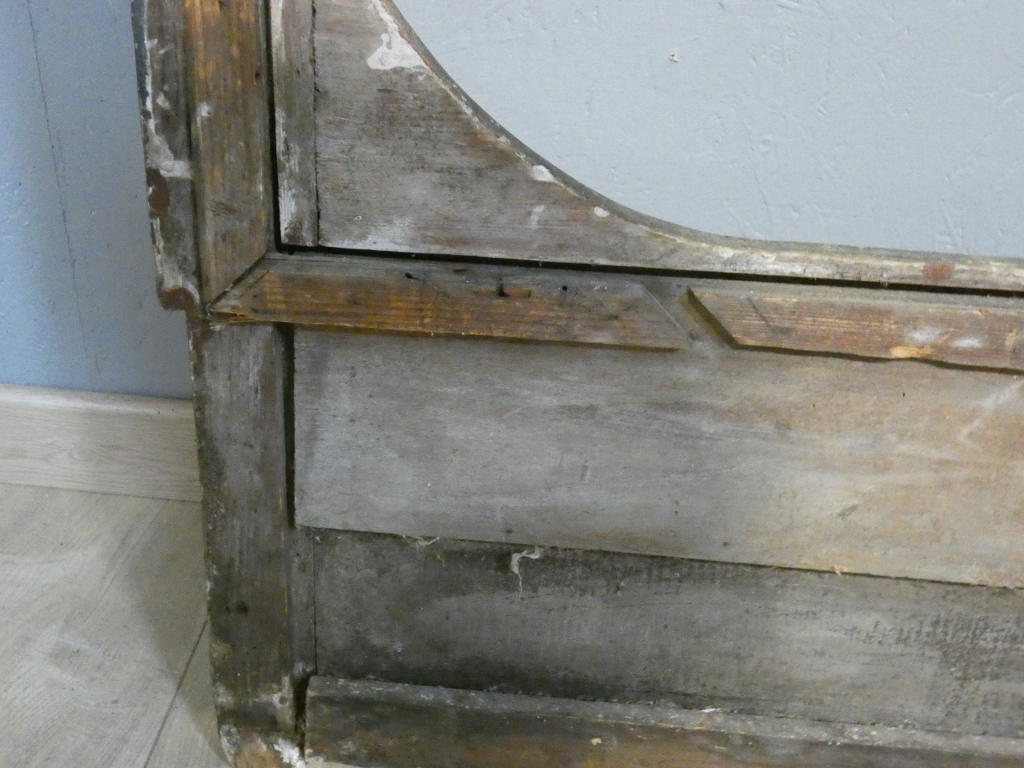Important cadre-retable marial en bois sculpté, polychromé et doré – XVIIe siècle – Image 21
