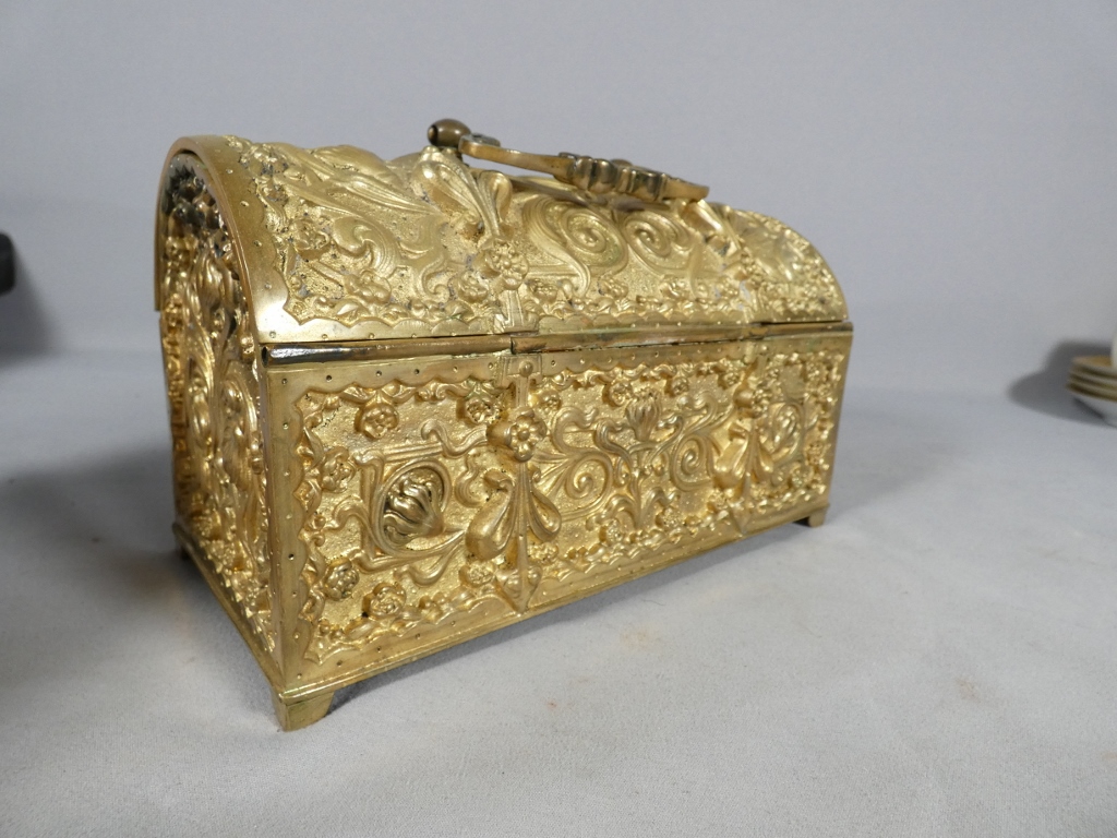 Coffret en bronze doré de style néo-gothique, XIXe siècle – Image 10