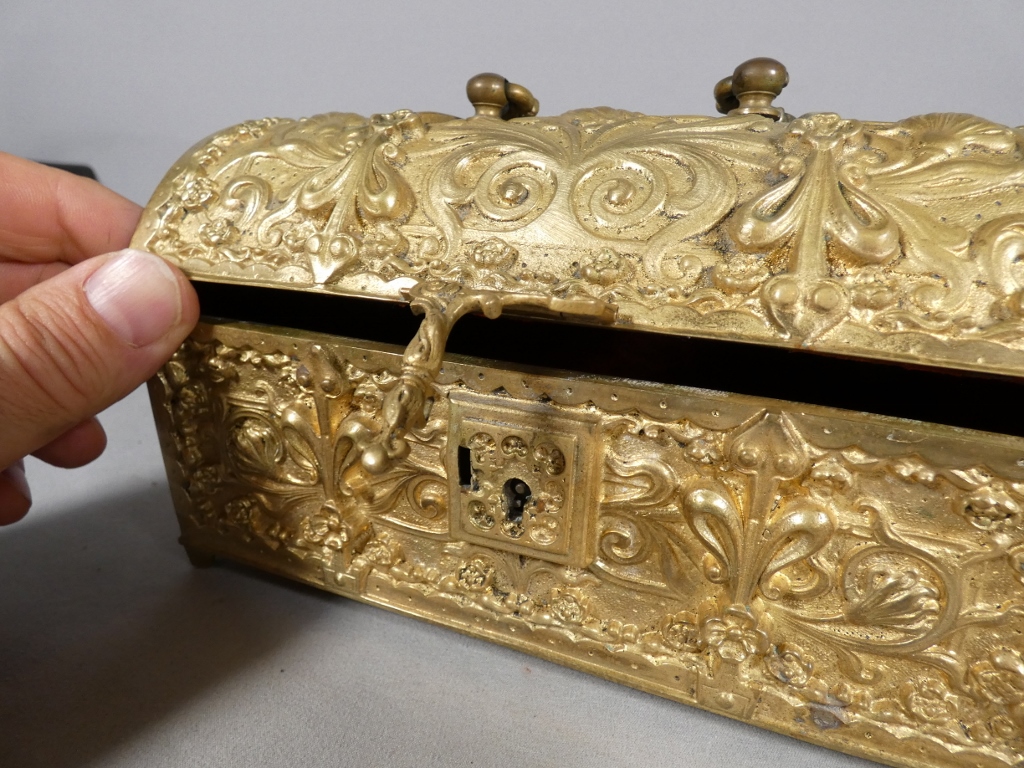 Coffret en bronze doré de style néo-gothique, XIXe siècle – Image 6