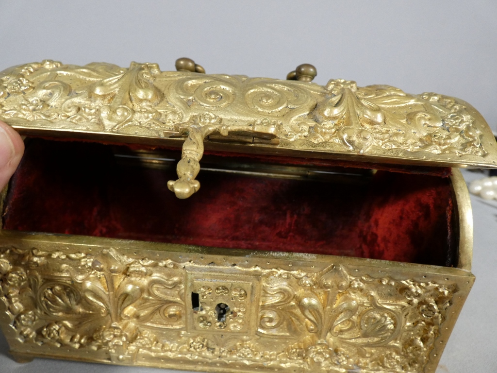 Coffret en bronze doré de style néo-gothique, XIXe siècle – Image 8