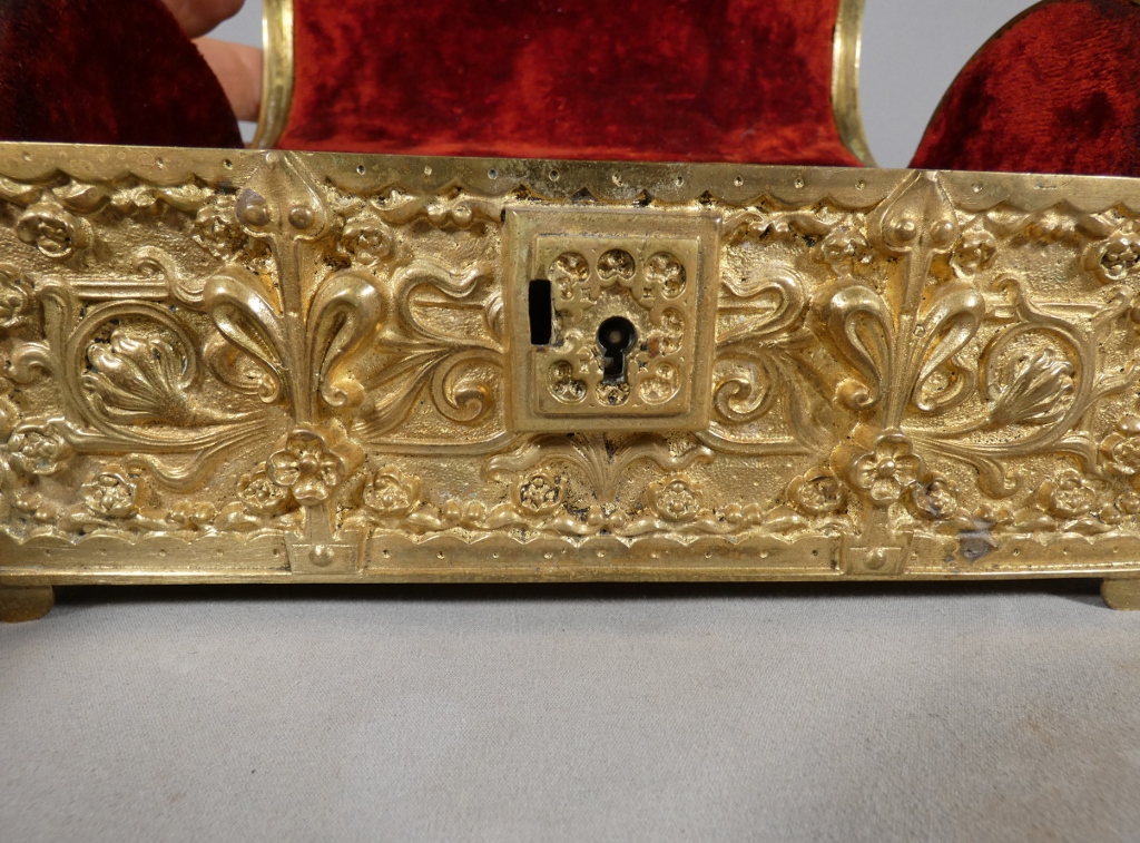 Coffret en bronze doré de style néo-gothique, XIXe siècle – Image 11