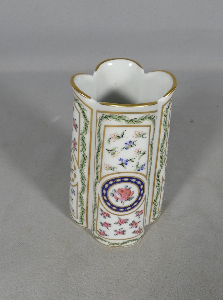 Haviland Louveciennes, vase en porcelaine de style Marie Antoinette Trianon, Limoges – Image 2