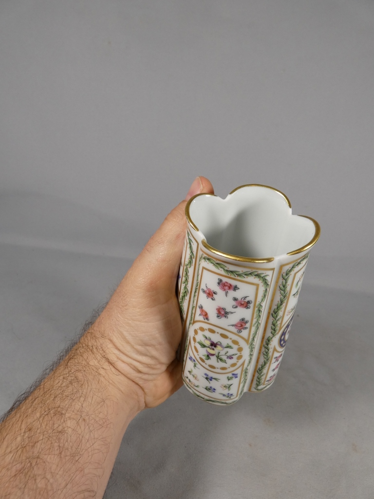 Haviland Louveciennes, vase en porcelaine de style Marie Antoinette Trianon, Limoges – Image 6