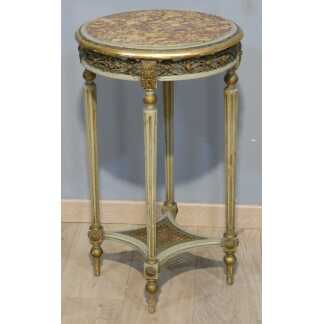 Guéridon de style Louis XVI en bois sculpté et peint, dessus marbre, époque 1900