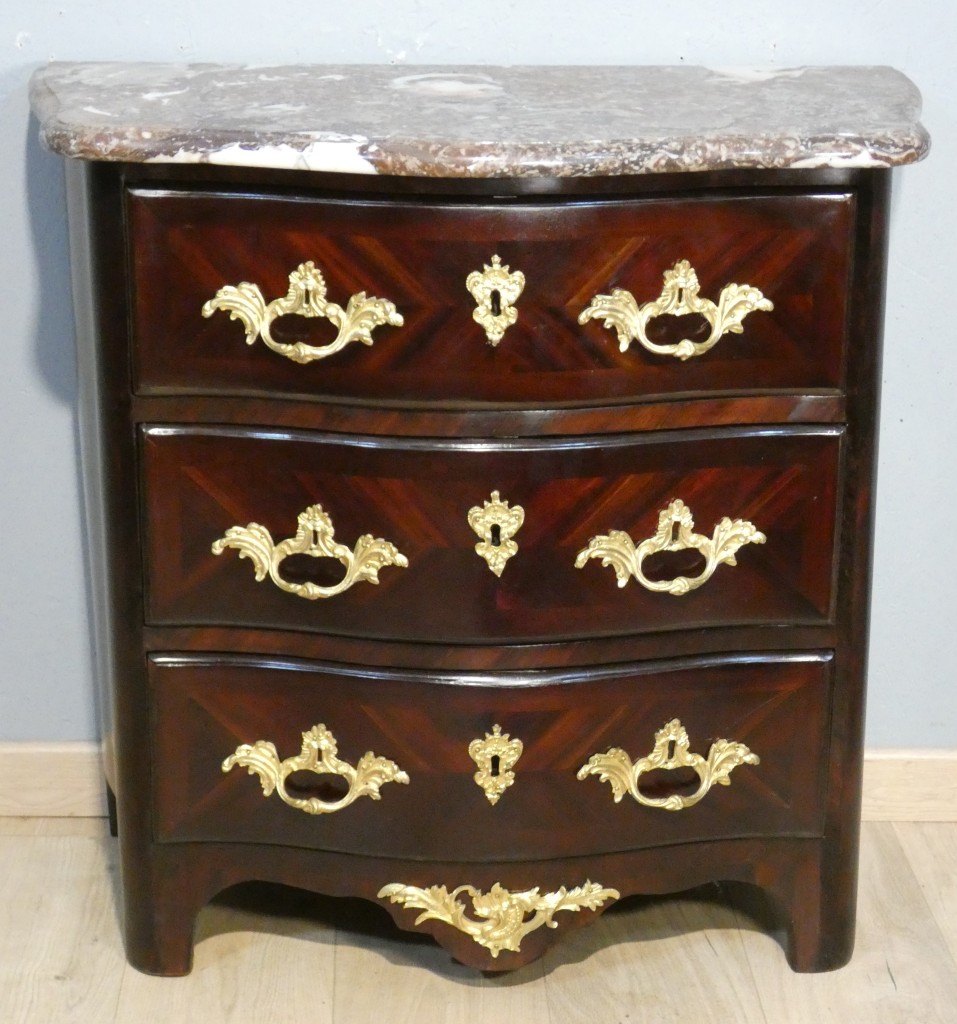 Petite commode d'entre-deux - époque Régence en palissandre - début XVIII ème siècle